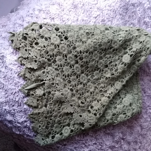 Women's shorts - Picture 3 of 3